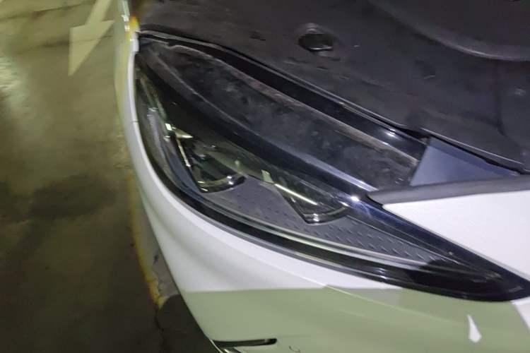 Used ARCFOX Alpha S 2021 708S+ 160kW Right Front Headlight