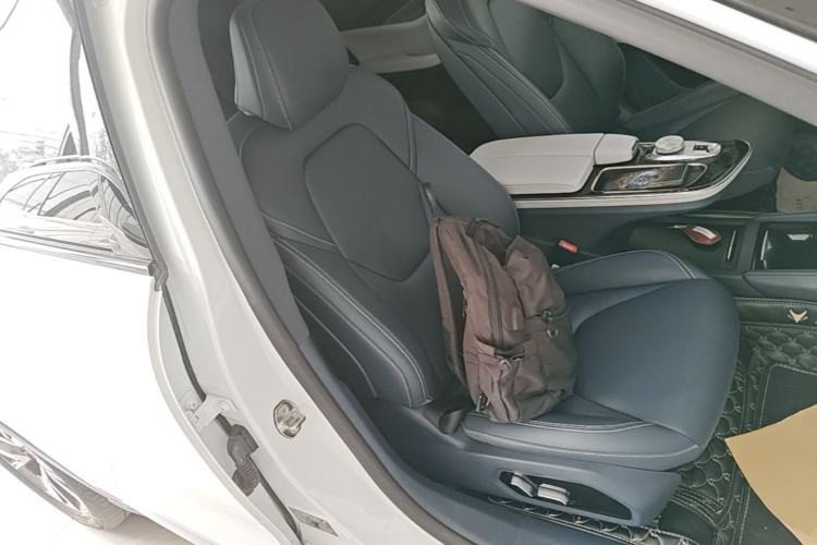 Used ARCFOX Alpha S 2021 525S 175kW Right Front Seat