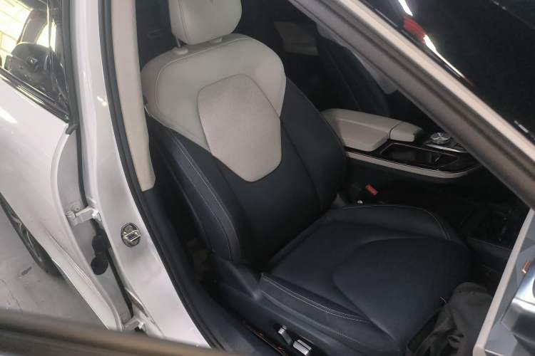 Used ARCFOX Alpha S 2021 708S+ 160kW Right Front Seat
