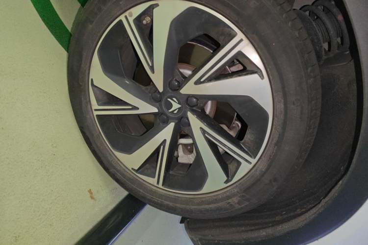 Used ARCFOX Alpha S 2021 708S+ 175kW Right Front Wheel Hub