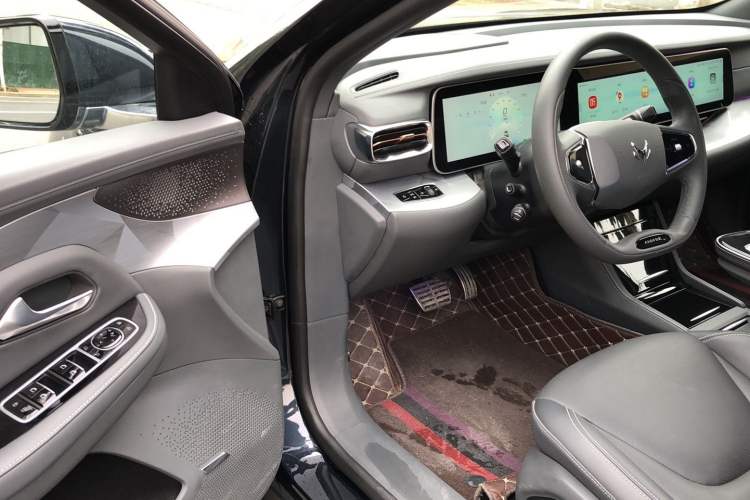 Used ARCFOX Alpha S 2022 525S 175kW Interior 3