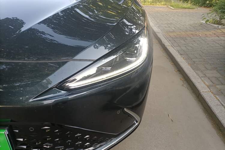 Used ARCFOX Alpha S 2022 525S 160kW Left Front Headlight