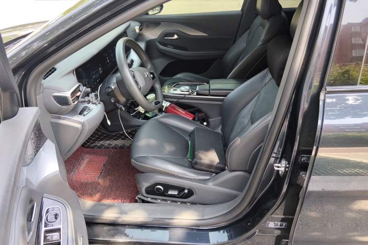 Used ARCFOX Alpha S 2022 525S 175kW Left Front Seat