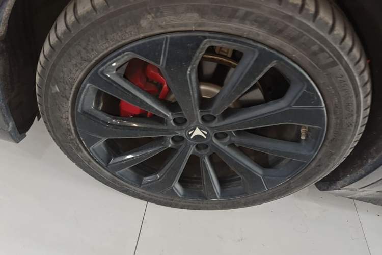 Used ARCFOX Alpha S 2022 HI Version Advanced Edition Left Front Wheel Hub