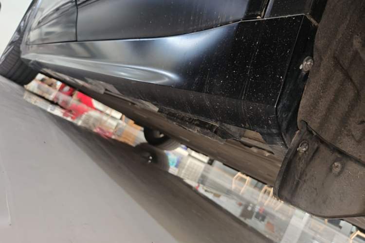 Used ARCFOX Alpha S 2022 HI Version Advanced Edition Left Side Sill