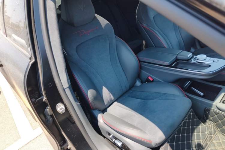 Used ARCFOX Alpha S 2022 HI Version Advanced Edition Right Front Seat