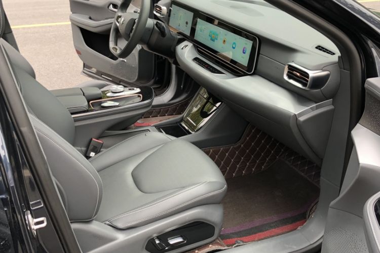 Used ARCFOX Alpha S 2022 525S 175kW Right Front Seat
