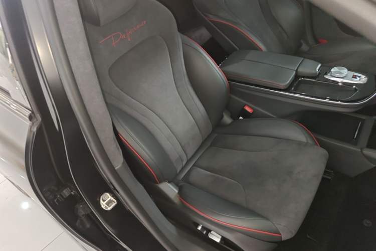 Used ARCFOX Alpha S 2022 HI Version Advanced Edition Right Front Seat