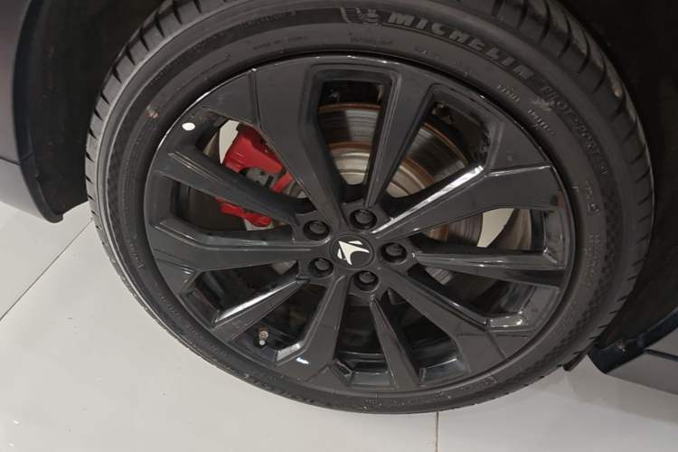 Used ARCFOX Alpha S 2022 HI Version Advanced Edition Right Rear Wheel Hub