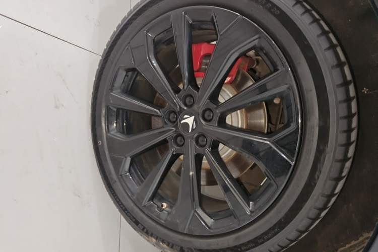 Used ARCFOX Alpha S 2022 HI Version Advanced Edition Right Rear Wheel Hub