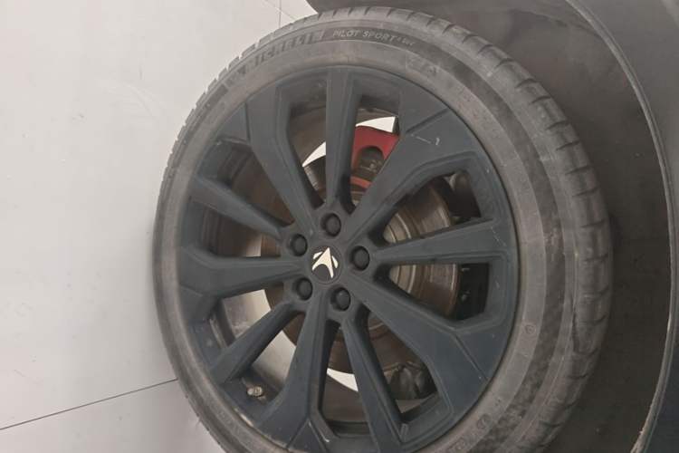 Used ARCFOX Alpha S 2022 HI Version Advanced Edition Right Rear Wheel Hub