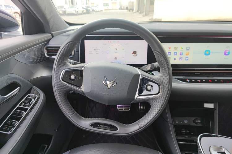 Used ARCFOX Alpha S 2022 708S+ 160kW Steering Wheel