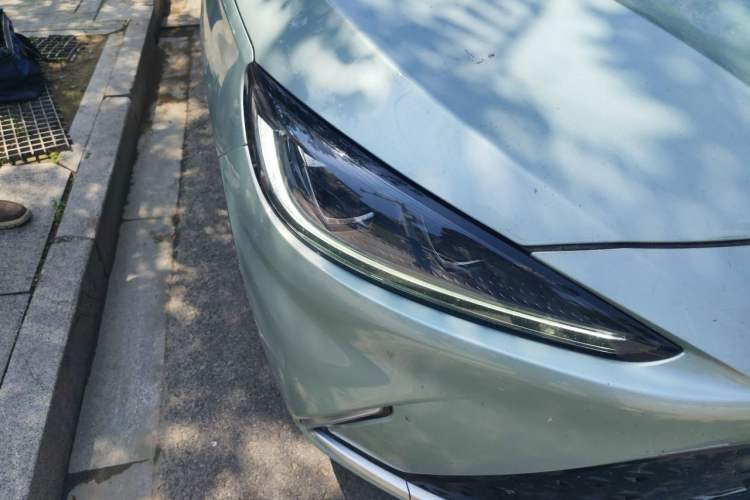 Used ARCFOX Alpha S 2022 708S+ 160kW Right Front Headlight