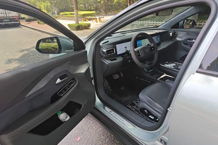 Used ARCFOX Alpha S 2022 708S+ 160kW Driver Seat