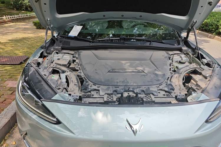 Used ARCFOX Alpha S 2022 708S+ 160kW Engine Bay Right