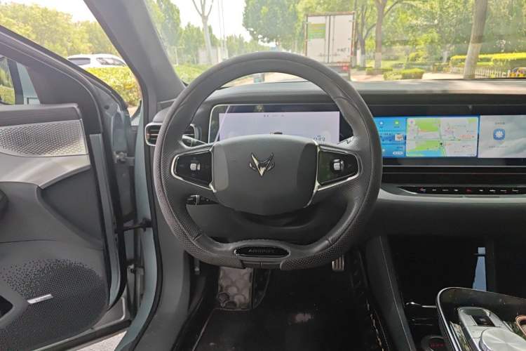 Used ARCFOX Alpha S 2022 708S+ 160kW Steering Wheel