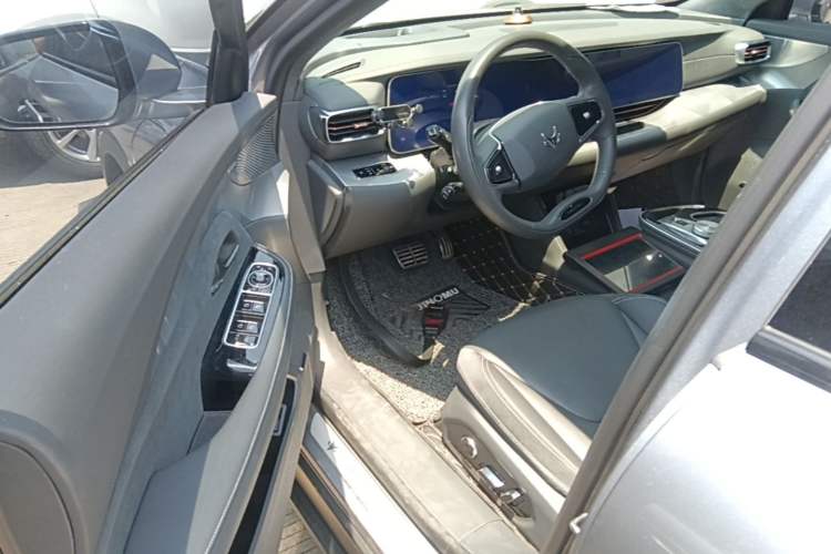 Used ARCFOX Alpha S 2022 708S+ 160kW Driver Seat