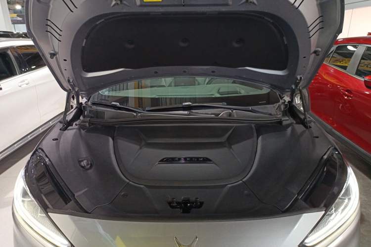 Used ARCFOX Alpha S 2022 708S+ 160kW Engine Bay