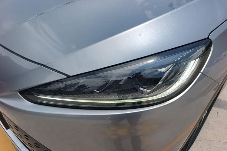 Used ARCFOX Alpha S 2022 708S+ 160kW Left Front Headlight