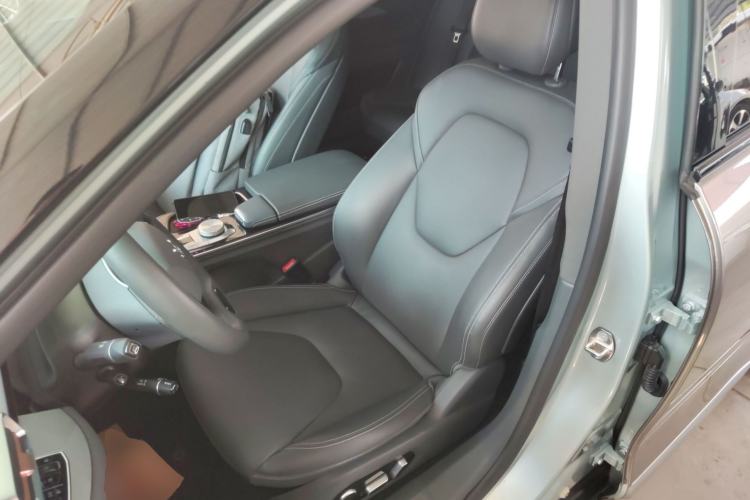 Used ARCFOX Alpha S 2022 525S 160kW Left Front Seat