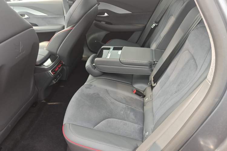 Used ARCFOX Alpha S 2022 HI Version Advanced Edition Left Rear Seat