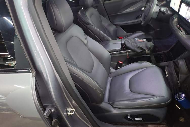 Used ARCFOX Alpha S 2022 525S 160kW Right Front Seat