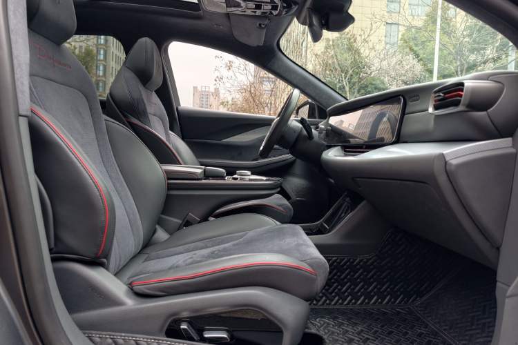 Used ARCFOX Alpha S 2022 HI Version Advanced Edition Right Front Seat