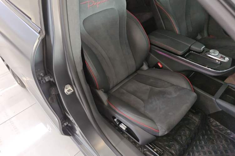 Used ARCFOX Alpha S 2022 HI Version Advanced Edition Right Front Seat