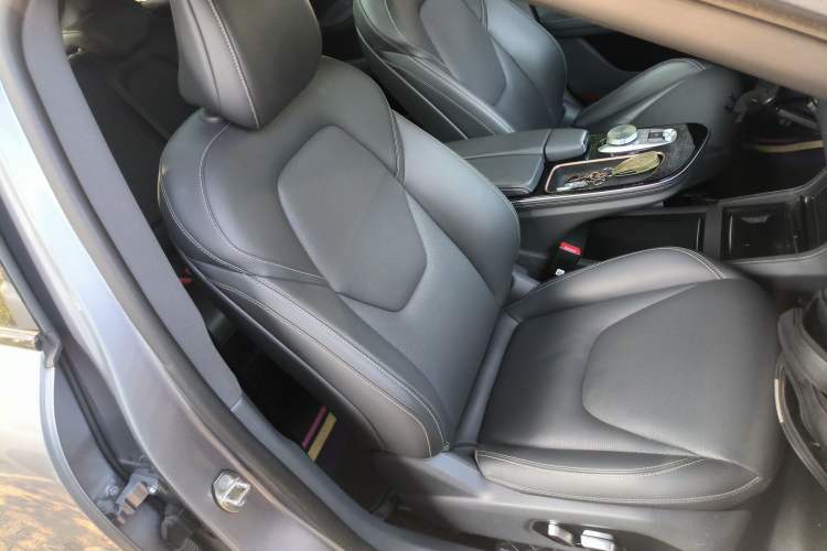 Used ARCFOX Alpha S 2022 525S 160kW Right Front Seat