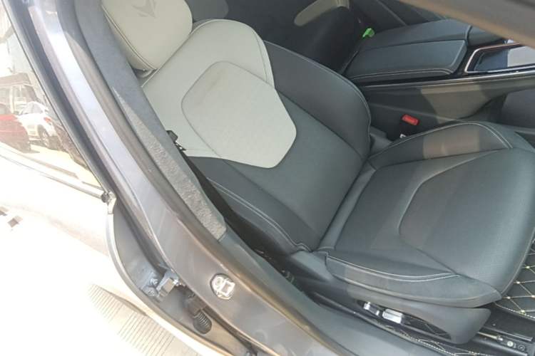 Used ARCFOX Alpha S 2022 708S+ 160kW Right Front Seat