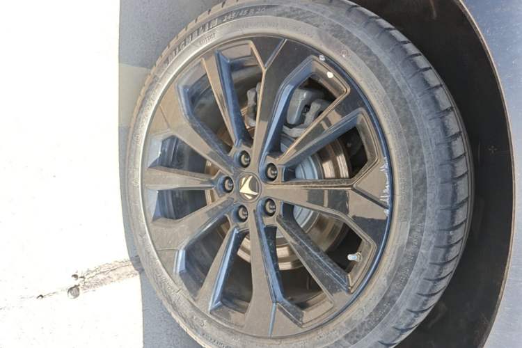 Used ARCFOX Alpha S 2022 HI Version Advanced Edition Right Rear Wheel Hub