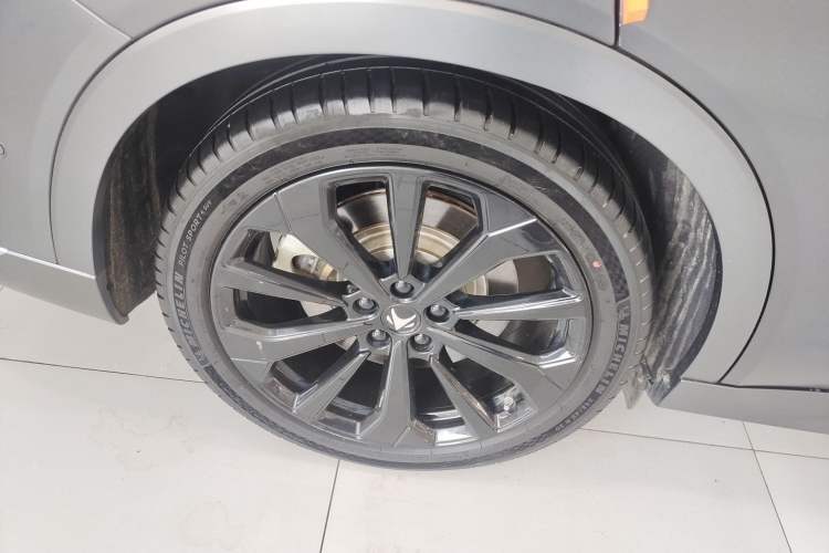 Used ARCFOX Alpha S 2022 HI Version Advanced Edition Right Rear Wheel Hub