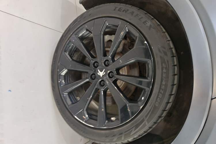 Used ARCFOX Alpha S 2022 HI Version Advanced Edition Right Rear Wheel Hub
