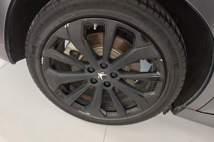Used ARCFOX Alpha S 2022 HI Version Advanced Edition Right Rear Wheel Hub