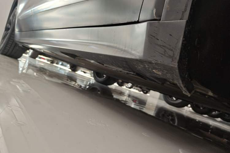 Used ARCFOX Alpha S 2022 HI Version Advanced Edition Right Side Sill