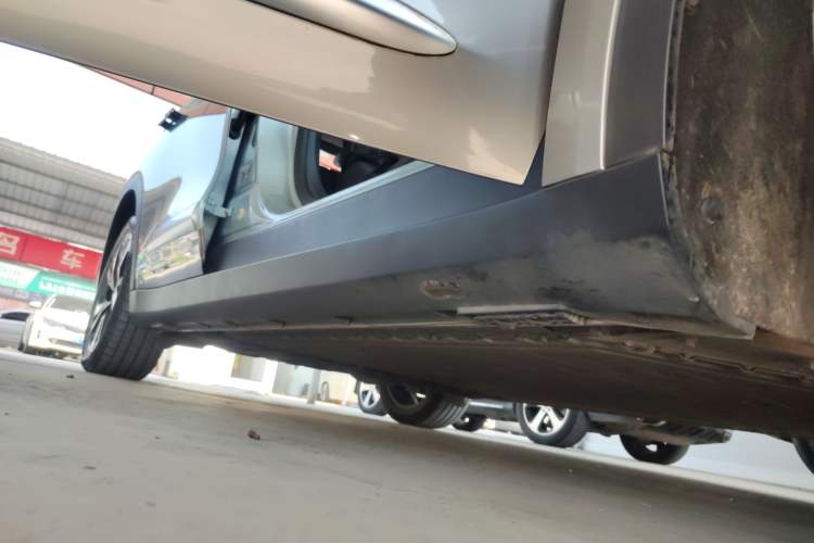 Used ARCFOX Alpha S 2022 525S 160kW Right Side Sill