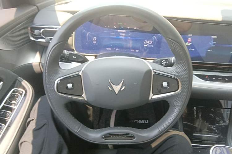 Used ARCFOX Alpha S 2022 708S+ 160kW Steering Wheel