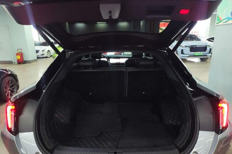Used ARCFOX Alpha S 2022 525S 160kW Trunk
