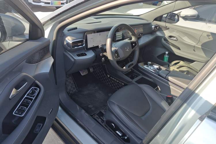 Used ARCFOX Alpha S 2022 525S 175kW Driver Seat
