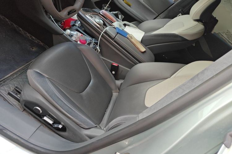 Used ARCFOX Alpha S 2022 708S 175kW Left Front Seat