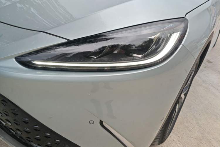 Used ARCFOX Alpha S 2022 708S+ 160kW Left Front Headlight