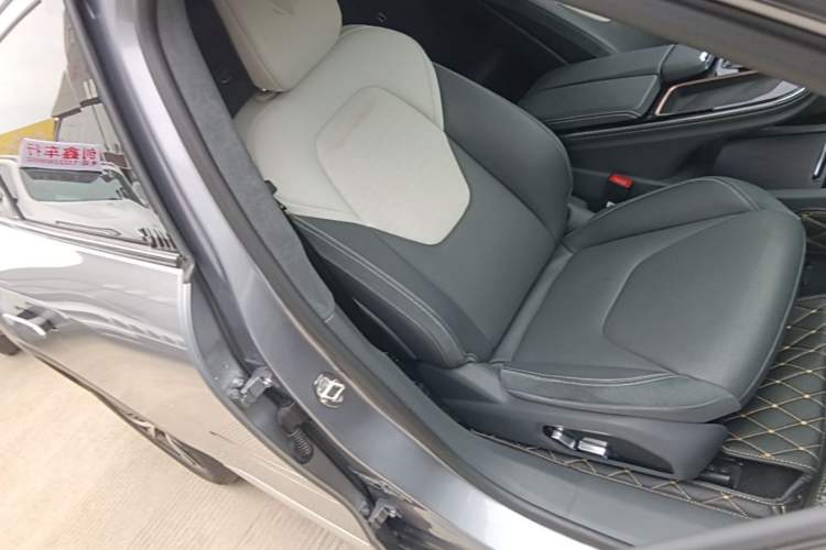 Used ARCFOX Alpha S 2022 708S+ 160kW Right Front Seat