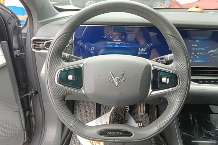 Used ARCFOX Alpha S 2022 708S+ 160kW Steering Wheel