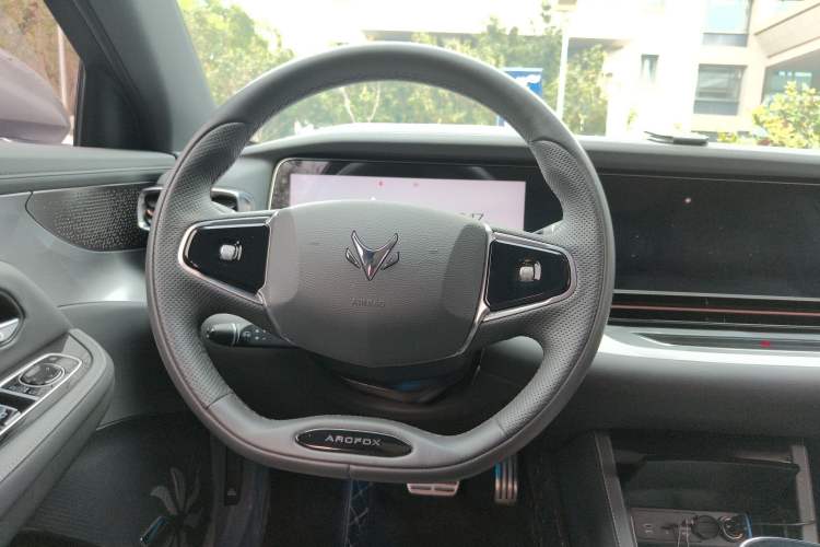 Used ARCFOX Alpha S 2022 525S 160kW Steering Wheel