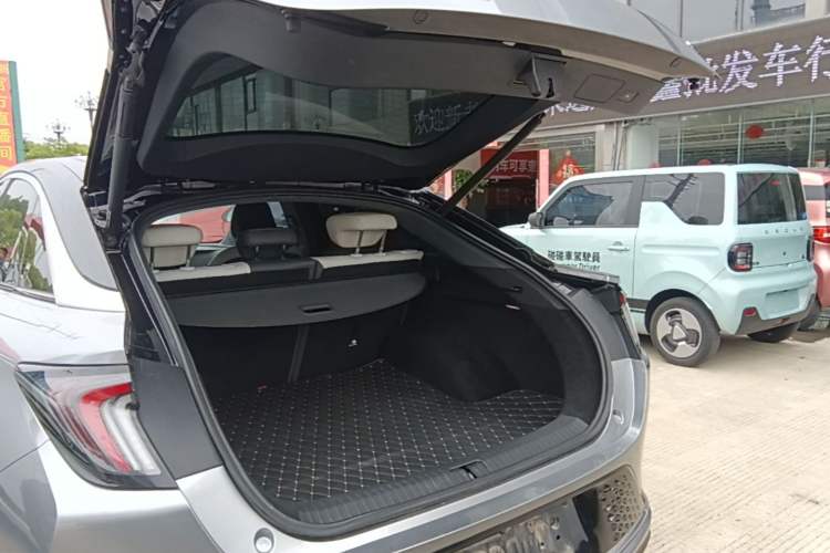 Used ARCFOX Alpha S 2022 708S+ 160kW Trunk