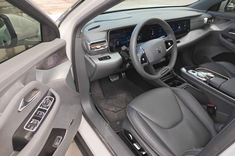 Used ARCFOX Alpha S 2022 525S 160kW Driver Seat