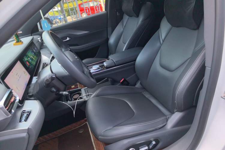 Used ARCFOX Alpha S 2022 525S 160kW Left Front Seat