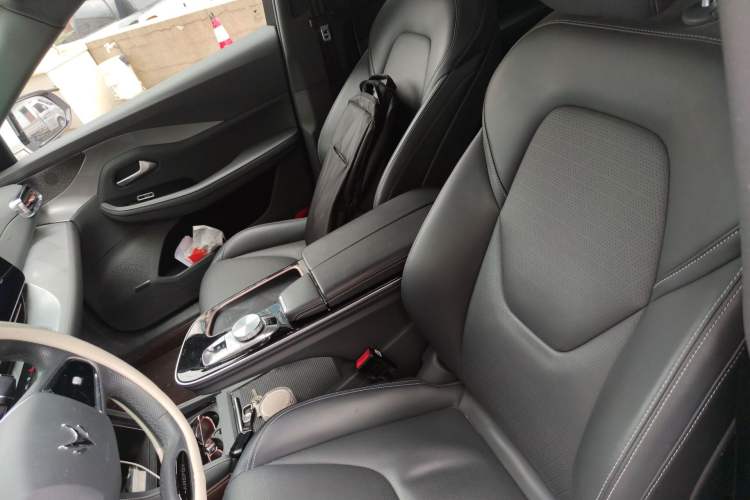 Used ARCFOX Alpha S 2022 525S 160kW Left Front Seat