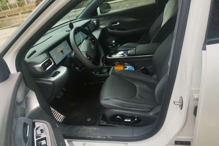 Used ARCFOX Alpha S 2022 525S 175kW Left Front Seat