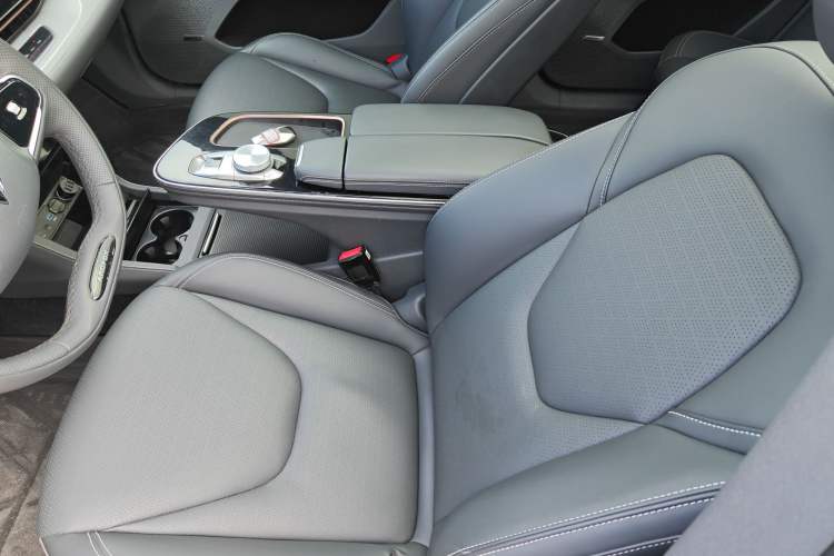 Used ARCFOX Alpha S 2022 525S 160kW Left Front Seat